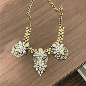 Beautiful for the holidays statement necklace !